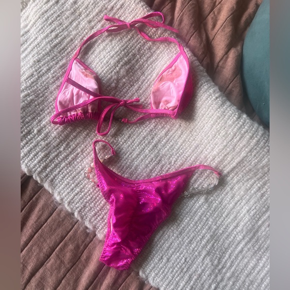 Bikini show bikini - Picture 2 of 3